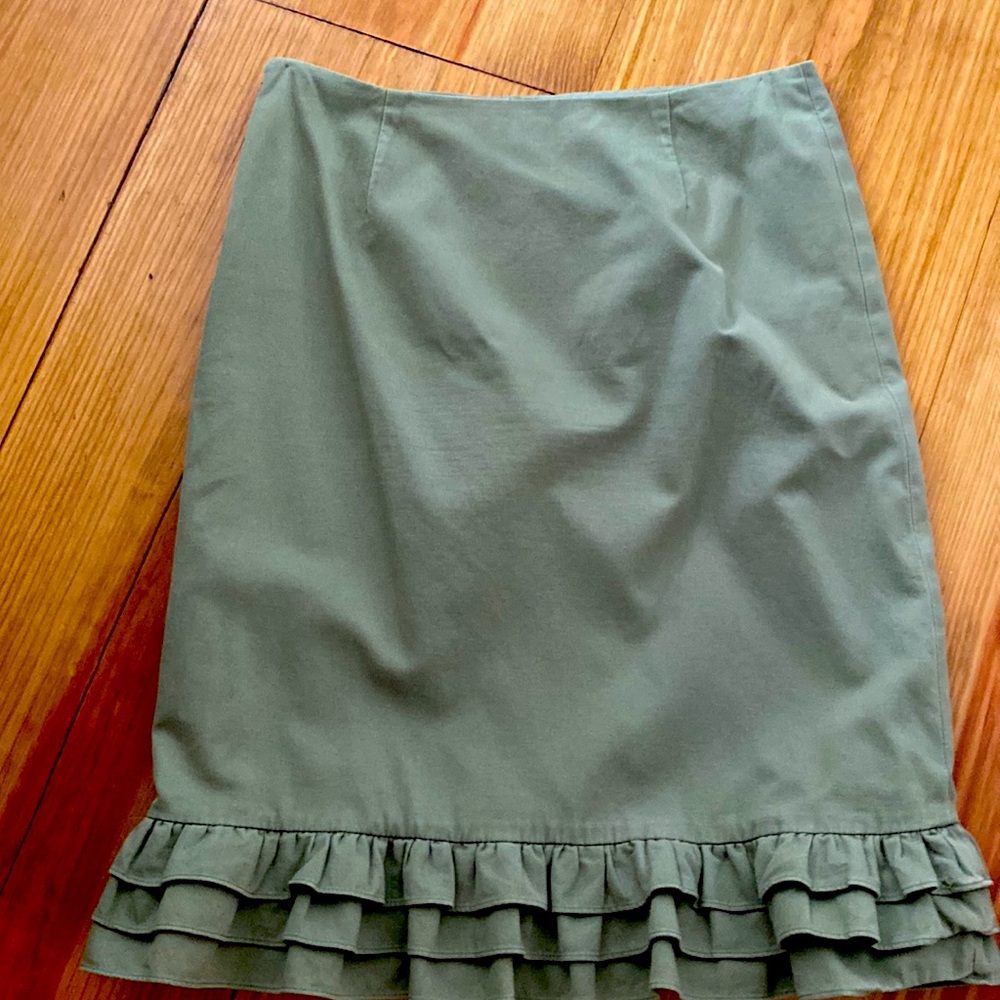 Anthropologie tiered ruffled skirt, 4, side zip, like new, 100% cotton